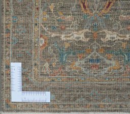 Corner detail of New Farahan rug showing border pattern and Wool pile