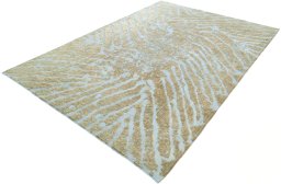 Corner detail of 1950s Vintage rug showing border pattern and Wool pile