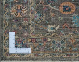 Corner detail of New Farahan rug showing border pattern and Wool pile