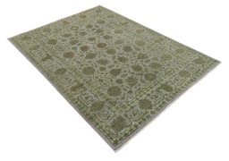 Corner detail of New Farahan rug showing border pattern and Wool pile