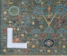 Corner detail of New Farahan rug showing border pattern and Wool pile