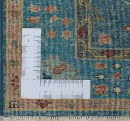 Corner detail of New Farahan rug showing border pattern and Wool pile