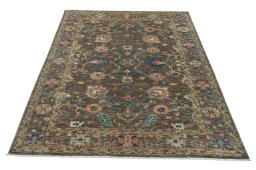 Surface texture of New Farahan rug with natural Wool and intricate pattern
