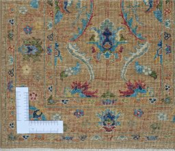 Corner detail of New Farahan rug showing border pattern and Wool pile