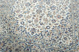 Close-up detail of 2000s Kashan rug from Iran / Persia showing Wool weave
