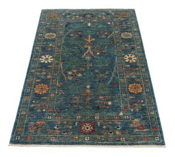 Surface texture of New Farahan rug with natural Wool and intricate pattern