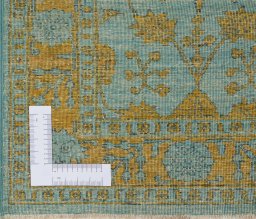 Corner detail of New Farahan rug showing border pattern and Wool pile