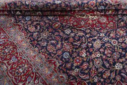 Close-up detail of New Kashan rug from Iran / Persia showing Cork weave