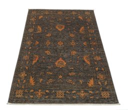 Surface texture of New Farahan rug with natural Wool and intricate pattern
