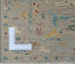 Corner detail of New Farahan rug showing border pattern and Wool pile