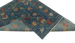Central medallion detail of New Farahan rug from Pakistan