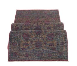 Central medallion detail of New Farahan rug from Pakistan