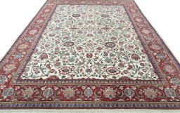 Surface texture of 1970s Sarough rug with natural Wool and intricate pattern