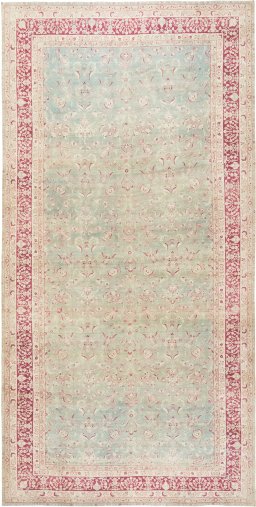 Full view of 1920s Farahan rug from Iran / Persia, 605 × 302 cm in Blue tones