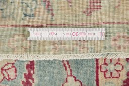 Corner detail of 1920s Farahan rug showing border pattern and Wool pile
