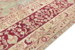 Close-up detail of 1920s Farahan rug from Iran / Persia showing Wool weave