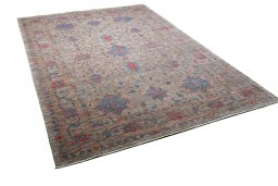 Corner detail of New Farahan rug showing border pattern and Wool pile