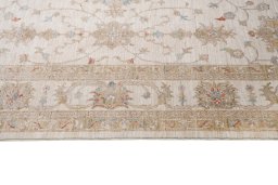 Close-up detail of New Farahan rug from Pakistan showing Wool weave