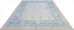Surface texture of New Farahan rug with natural Wool and intricate pattern