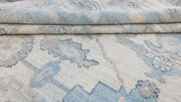 Corner detail of New Farahan rug showing border pattern and Wool pile