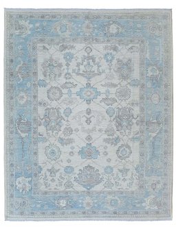 Corner detail of New Farahan rug showing border pattern and Wool pile