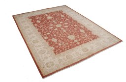 Corner detail of New Farahan rug showing border pattern and Wool pile