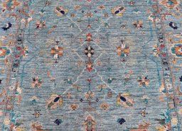 Central medallion detail of New Farahan rug from Pakistan