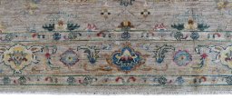 Corner detail of New Farahan rug showing border pattern and Wool pile