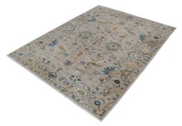 Corner detail of New Farahan rug showing border pattern and Wool pile
