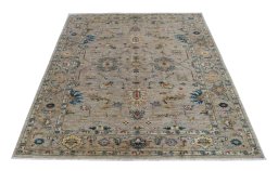 Surface texture of New Farahan rug with natural Wool and intricate pattern