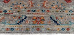 Corner detail of New Farahan rug showing border pattern and Wool pile