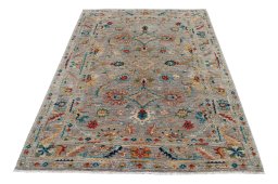 Surface texture of New Farahan rug with natural Wool and intricate pattern