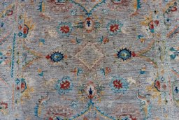 Central medallion detail of New Farahan rug from Pakistan
