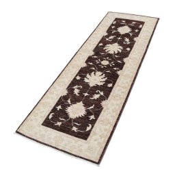 Corner detail of New Farahan rug showing border pattern and Wool pile
