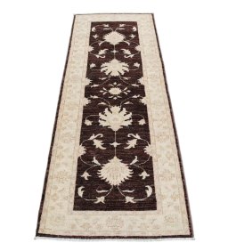 Surface texture of New Farahan rug with natural Wool and intricate pattern