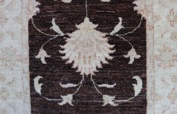 Close-up detail of New Farahan rug from Pakistan showing Wool weave