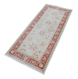 Corner detail of New Farahan rug showing border pattern and Wool pile