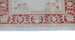 Corner detail of New Farahan rug showing border pattern and Wool pile