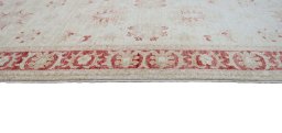 Close-up detail of New Farahan rug from Pakistan showing Wool weave