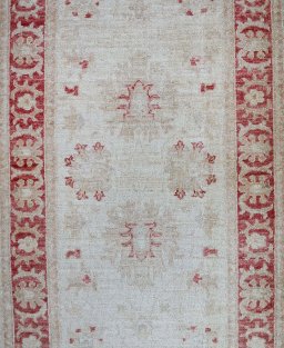 Central medallion detail of New Farahan rug from Pakistan