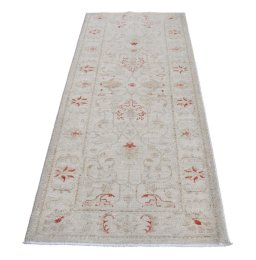 Surface texture of New Farahan rug with natural Wool and intricate pattern