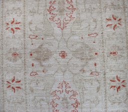 Central medallion detail of New Farahan rug from Pakistan