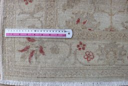 Central medallion detail of New Farahan rug from Pakistan