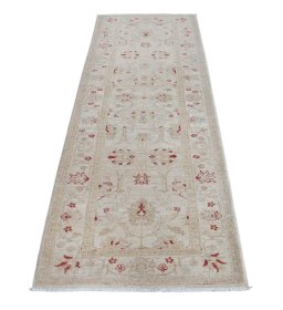 Surface texture of New Farahan rug with natural Wool and intricate pattern