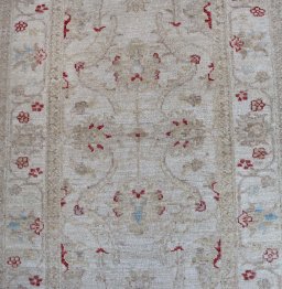 Central medallion detail of New Farahan rug from Pakistan