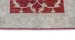 Corner detail of New Farahan rug showing border pattern and Wool pile