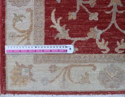 Central medallion detail of New Farahan rug from Pakistan