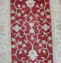 Central medallion detail of New Farahan rug from Pakistan