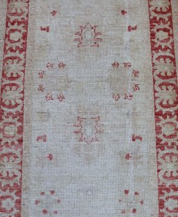 Central medallion detail of New Farahan rug from Pakistan