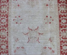 Close-up detail of New Farahan rug from Pakistan showing Wool weave